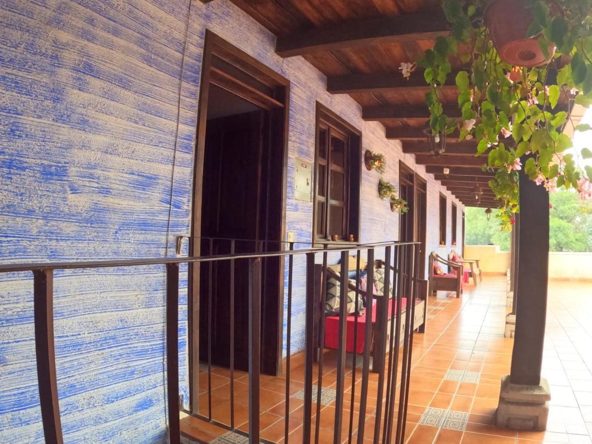 Hotel El Mirador Anexo 1 Santa Lucia Milpas Altas Екстер'єр фото