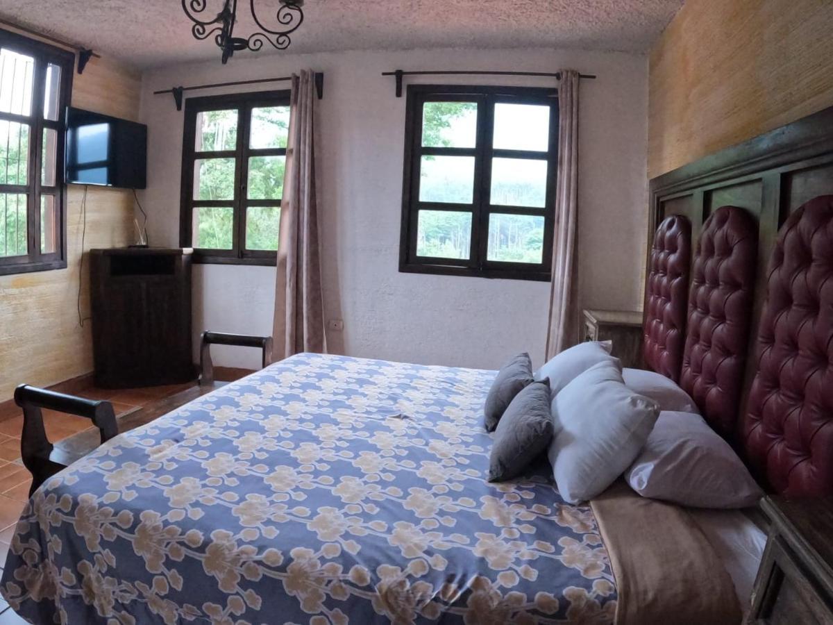 Hotel El Mirador Anexo 1 Santa Lucia Milpas Altas Екстер'єр фото