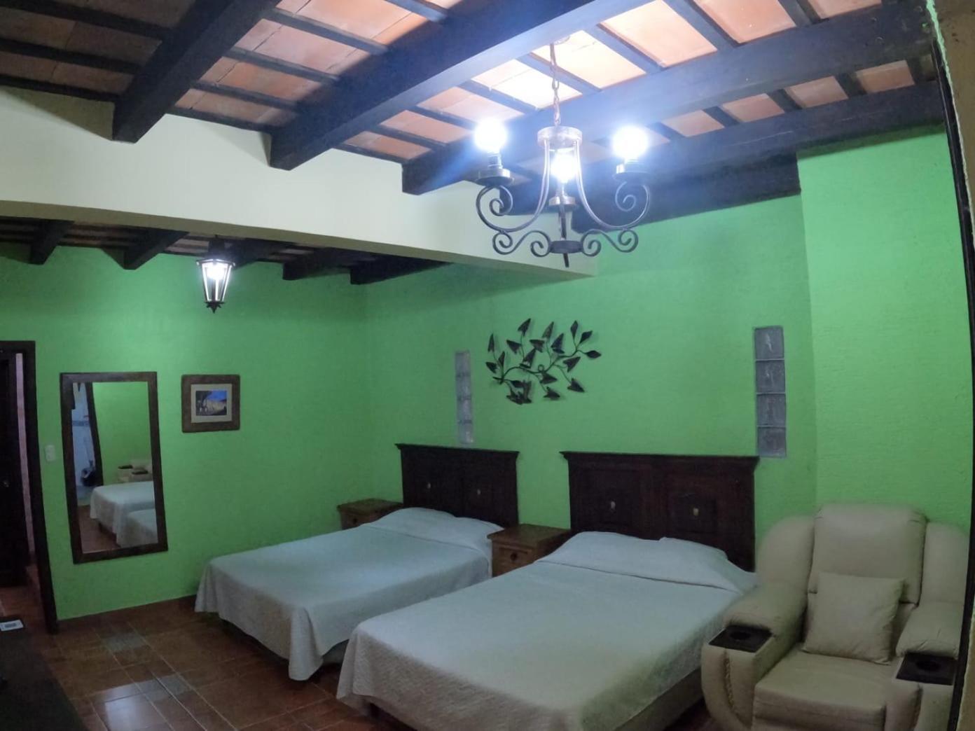 Hotel El Mirador Anexo 1 Santa Lucia Milpas Altas Номер фото