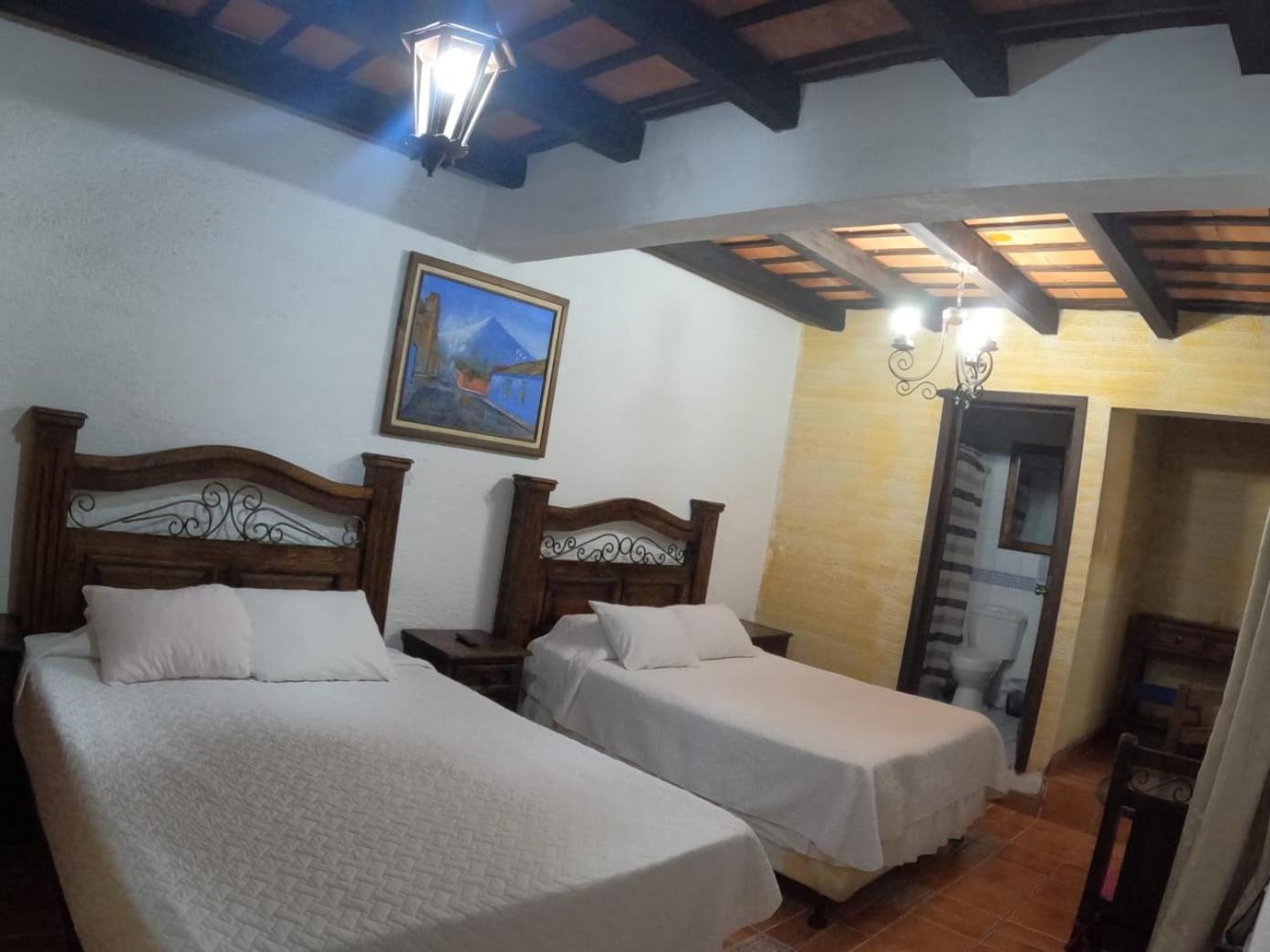 Hotel El Mirador Anexo 1 Santa Lucia Milpas Altas Номер фото