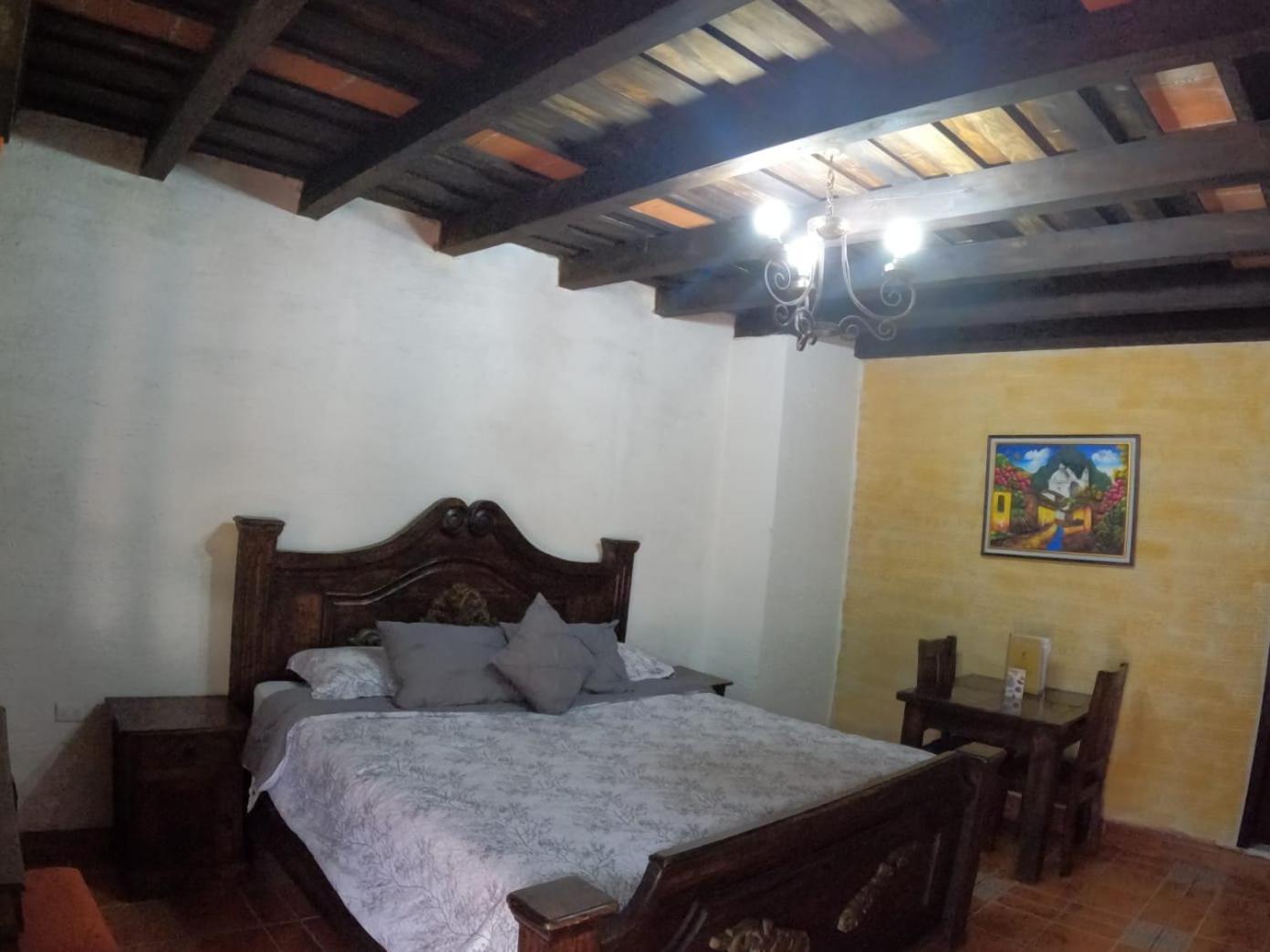 Hotel El Mirador Anexo 1 Santa Lucia Milpas Altas Номер фото